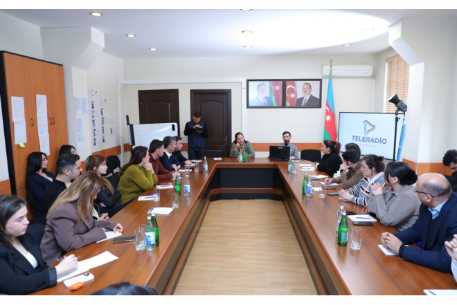 “Savadlı danışıq, xəbər dilində məsuliyyət” mövzusunda təlim keçirildi - Fotolar