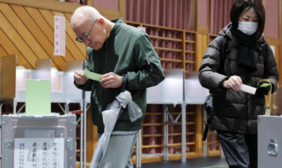 Yaponiyada növbədənkənar parlament seçkiləri keçirildi 