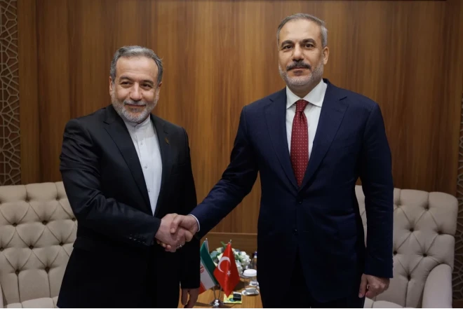 Hakan Fidan Abbas Əraqçi ilə nüvə məsələsini müzakirə edib 