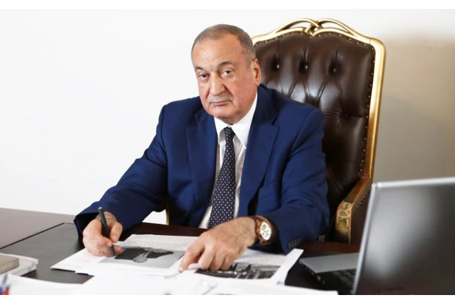 Həm deputatdır, həm rektor, həm də komissiya sədri: Eldar Quliyev...
