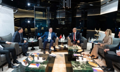 Vüqar Mustafayev Ər- Riyaddakı hərbi sərgidə görüşlər keçirib 