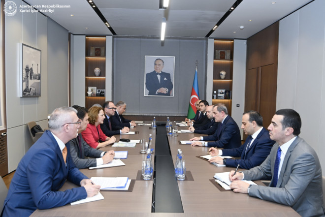 XİN başçısı Ərəb Parlamentinin nümayəndə heyətini qəbul edib 