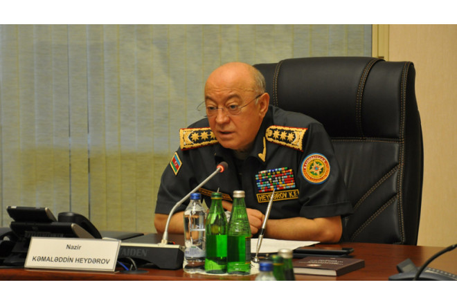 Nazir polkovniki vəzifəsindən azad etdi (FOTO)