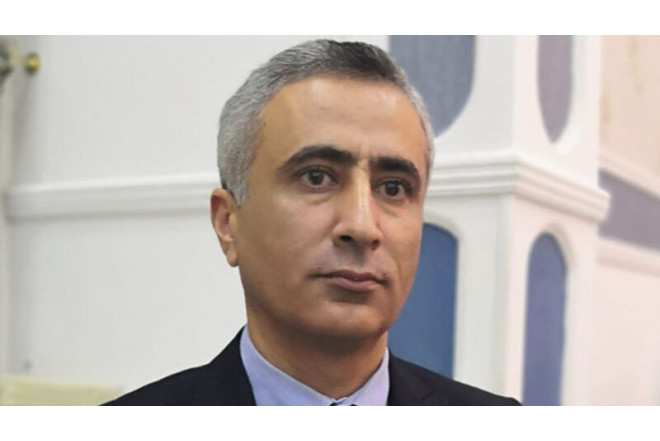 Fuad Qəhrəmanlının pul almasının görüntüləri... - VİDEO