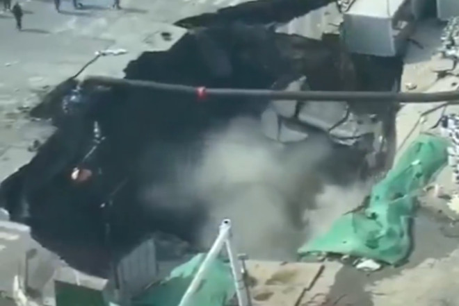 Çində magistral yol çöküb 