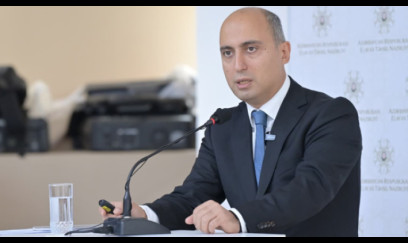 Emin Əmrullayev direktoru işdən çıxardı FOTO