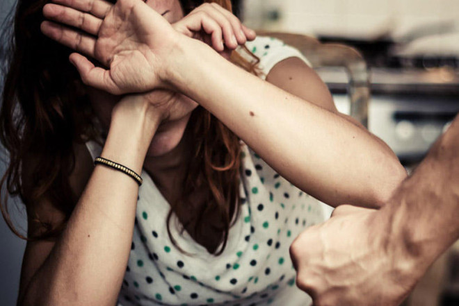 Sabunçuda ailə dramı: Kişi 3  qadını bıçaqladı– TƏFƏRRÜAT 