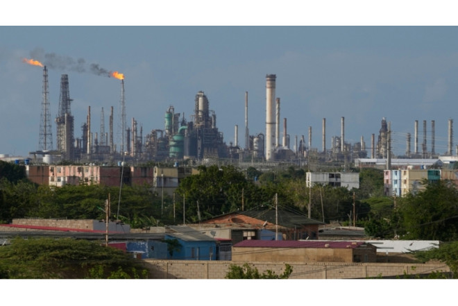 Venesuela nefti 5 Qərb şirkətinin nəzarətinə keçdi 