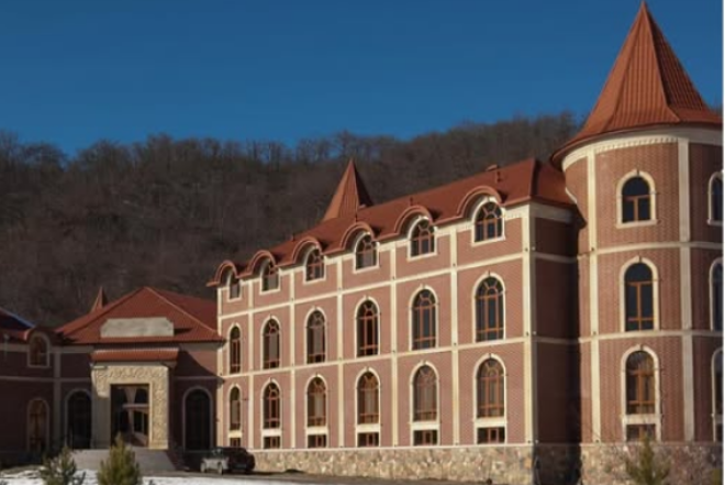 Qusarda hoteldən əcnəbinin meyiti tapıldı 