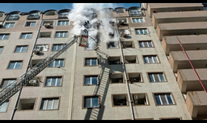 Xırdalanda yaşayış binasında yanğın başlayıb - VİDEO 