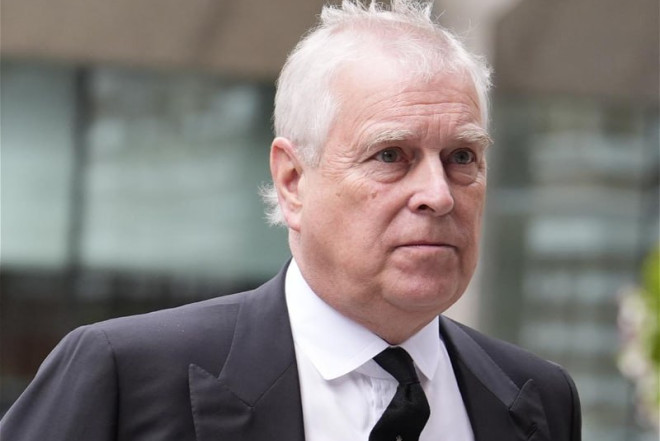 Britaniya Prokurorluğu: Kral ailəsinin üzvləri qanundan üstün deyil