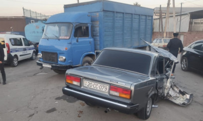 Göygöldə yük və minik maşınları toqquşub - Yaralananlar var