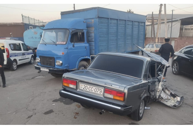 Göygöldə yük və minik maşınları toqquşub - Yaralananlar var