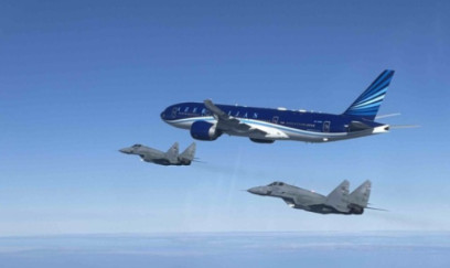 Serbiya qırıcıları Prezidentin təyyarəsini belə müşayiət etdi - FOTO