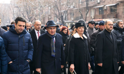 Hakim partiyada 38 nəfər Paşinyana qarşı çıxdı 