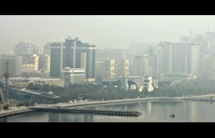 Bakıya qatı duman çökdü: Nə vaxta qədər davam edəcək? 