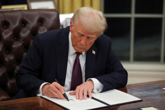 Trampdan İrana XƏBƏRDARLIQ