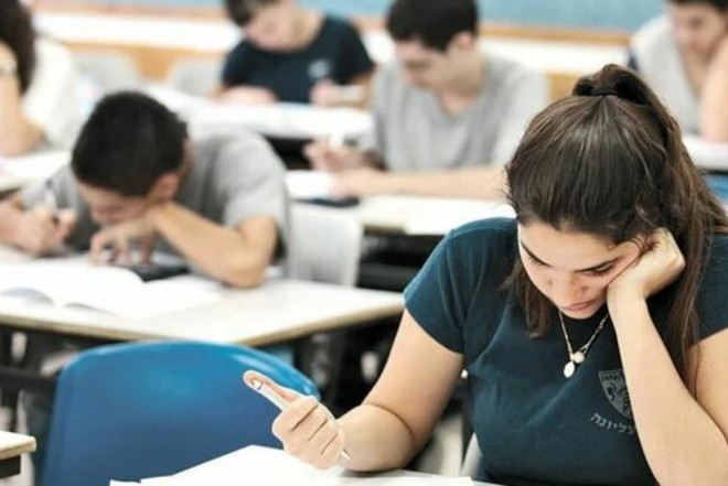 Universitet və kolleclərə sənəd qəbulu başladı 