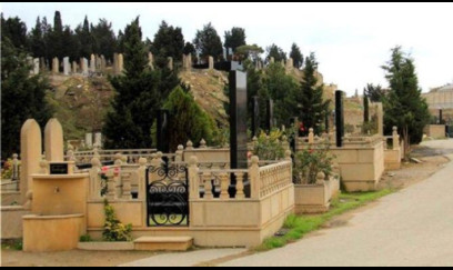 Azərbaycanda qəbir daşına elə söz yazıldı ki, iş məhkəməyə kimi getdi 