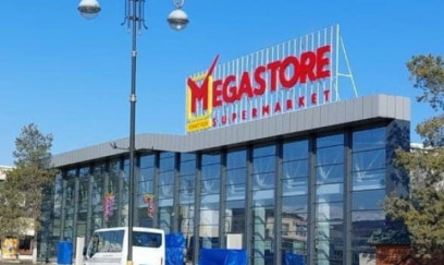 “Megastore” və “The Place”da istehlaka yararsız qida məhsulları aşkarlandı Fotolar