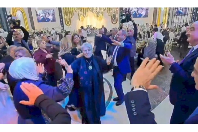 Töhmət alan icra başçısı qol götürüb oynadı - VİDEO