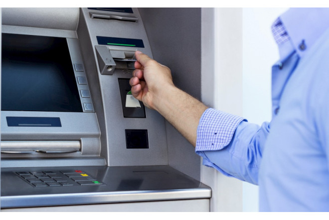 Bankomatdan pul çıxararkən diqqət — 15 saniyə qaydasını çox adam bilmir