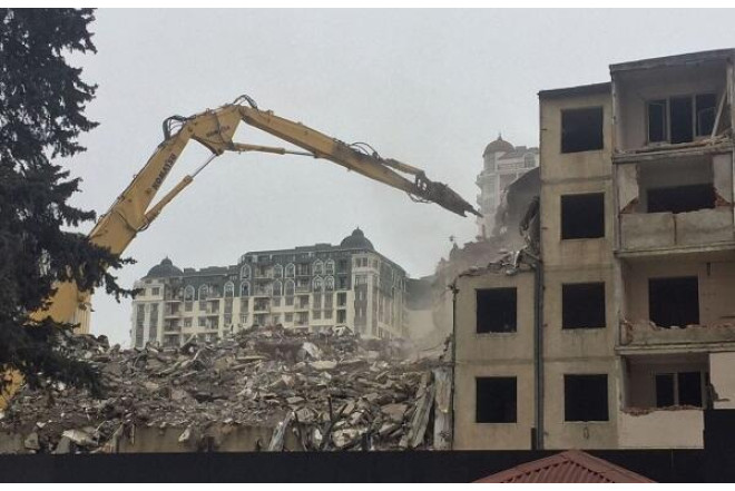 Bakının 8 rayonunda söküntü: Kompensasiya ödənildi