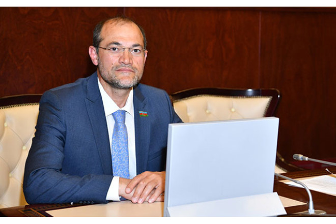 Deputatdan yol nişanları ilə bağlı təklif 