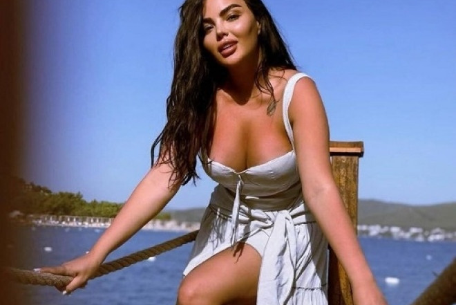 Azərbaycanlı müğənni milyonçuya ƏRƏ GEDİR 