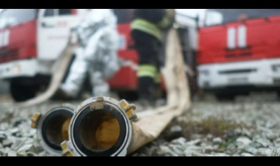 Avtomobil təmiri sexi və orada olan avtomobil yandı 