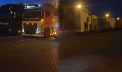 Yüklə dolu maşınlar Bakı Beynəlxalq Dəniz Ticarəti Limanında qalıb 