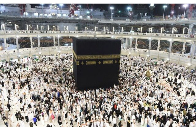 Ümrədə ər-arvad mübahisəsi: “And iç ki...” - VİDEO