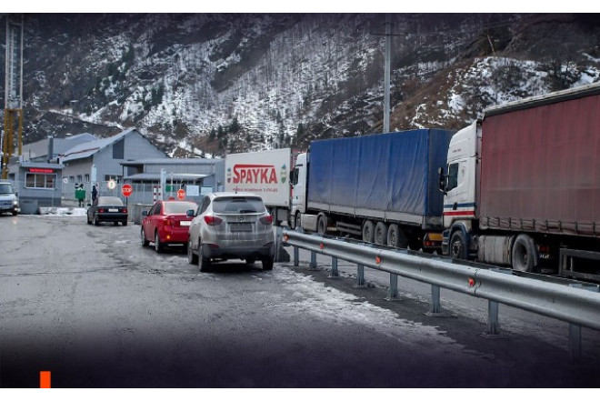 Gürcüstan Ermənistana gedən yük maşınlarını sərhəddən buraxmır 