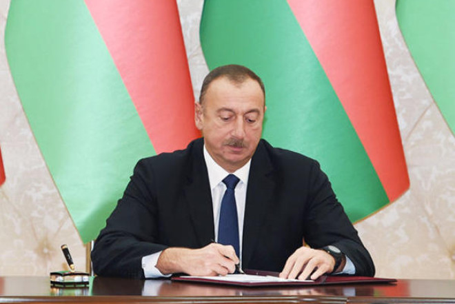 Prezident minimum əməkhaqqı ilə bağlı qanunda dəyişikliyi TƏSDİQLƏDİ