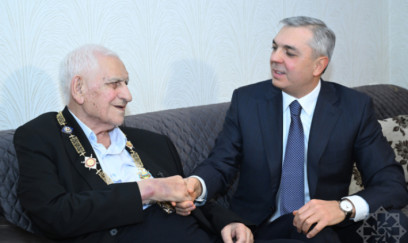 Ordeni Nəriman Həsənzadəyə Samir Nuriyev təqdim etdi - FOTOLAR