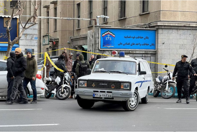 Xameneinin iqamətgahı yaxınlığında atışma - ÖLƏNLƏR VAR