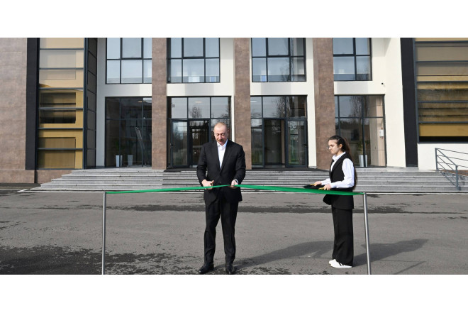 İlham Əliyev Lənkəran Dövlət Peşə Təhsil Mərkəzinin açılışında iştirak edib 