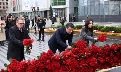 MEDİA-nın kollektivi "Ana harayı" abidəsini ziyarət etdi - FOTOLAR