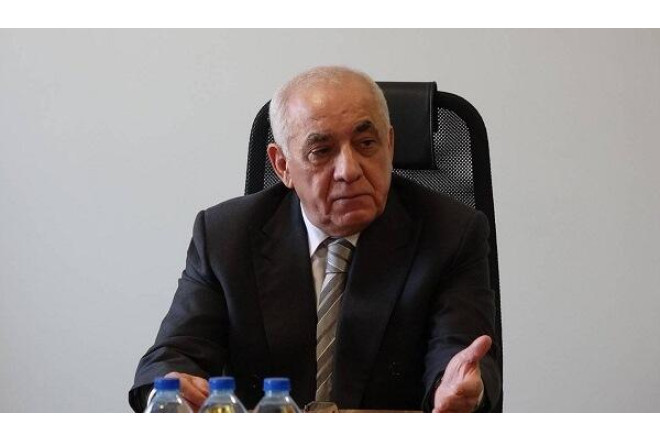 Əli Əsədov yeni qərar imzaladı 