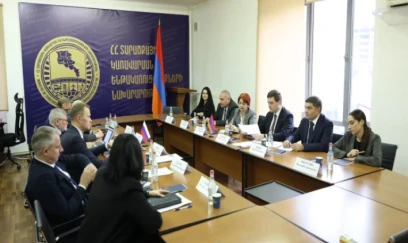 Ermənistan və Rusiya Azərbaycana gedən dəmir yolunun bərpasını müzakirə edib 