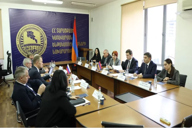 Ermənistan və Rusiya Azərbaycana gedən dəmir yolunun bərpasını müzakirə edib 