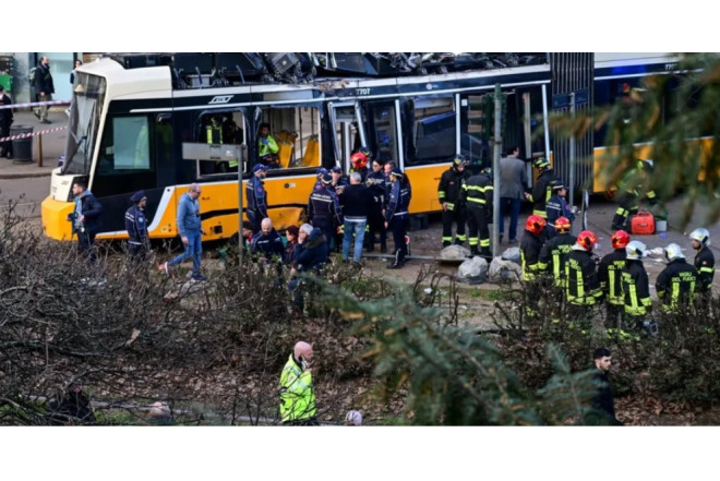 İtaliyada tramvay relsdən çıxdı-1 ölü, 39 yaralı var 
