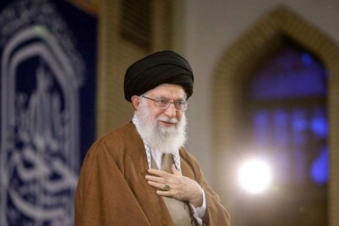 Xameneinin sarayı tamamilə dağıdılıb - KİV 