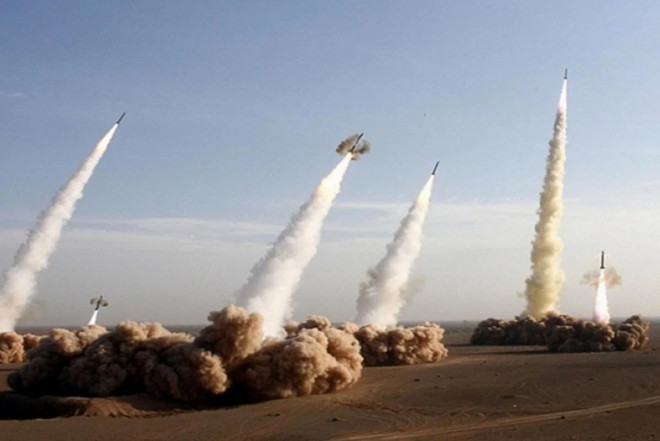 İran İsrailə yenidən raket zərbələri endirdi 