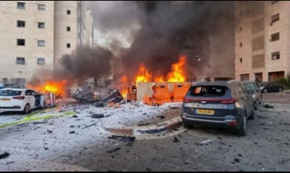 İran raketi Təl Əvivdə yaşayış binasına düşdü 