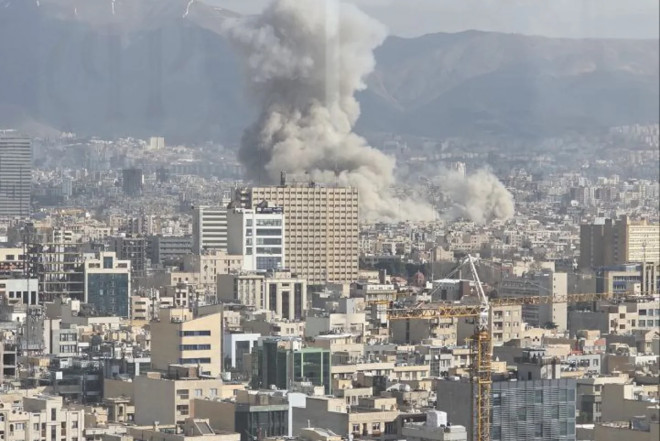 İranın paytaxtında daha iki partlayış səsi eşidilib 