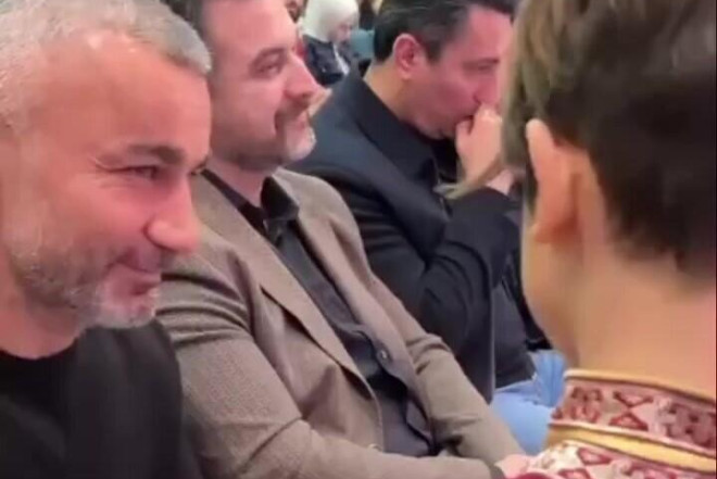 Qurban Qurbanovun üzünü GÜLDÜRDÜ - VİDEO