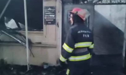 Qubada məscid tamamilə yandı - 