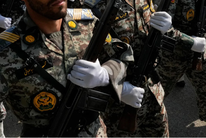 Hava zərbəsi nəticəsində İranın 12 hərbçisi öldürülüb 