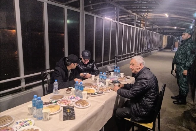 İrandan təxliyə: 12 azərbaycanlı və 1 İtaliya vətəndaşı çıxarıldı- YENİLƏNDİ+ FOTOLAR